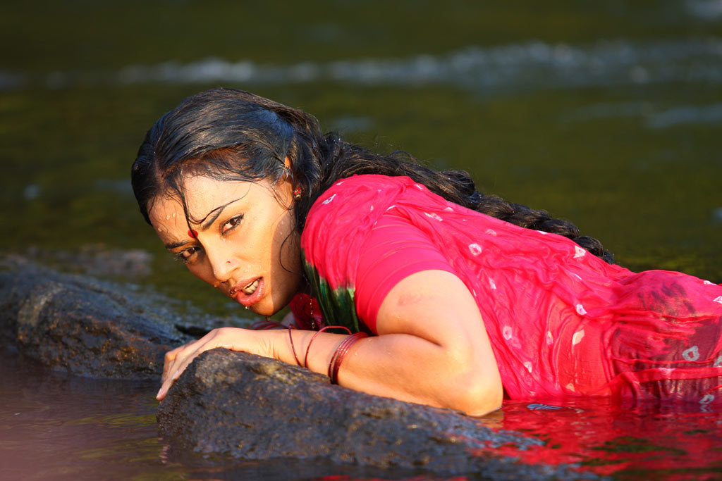 Shweta Menon - Thaaram Tamil Movie Stills | Picture 37667